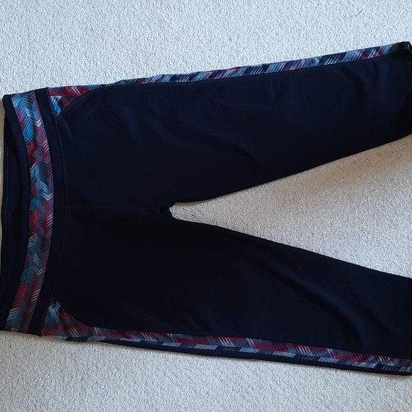 Fabletics Capris - Picture 1 of 4